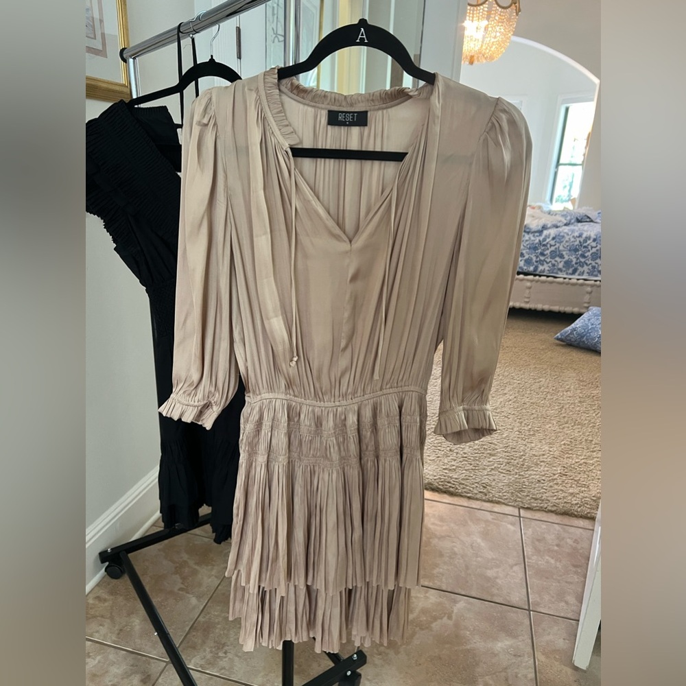 Reset dress gold